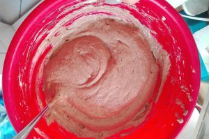 Desert prajitura insiropata, cu ciocolata si crema de ricotta
