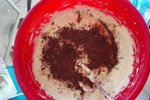 Desert prajitura insiropata, cu ciocolata si crema de ricotta