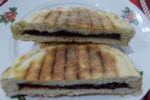 Turtite cu magiun, la tigaia grill