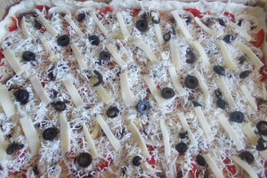 Pizza cu ciuperci si masline