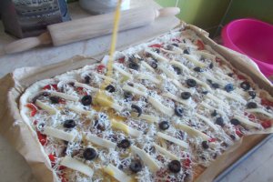 Pizza cu ciuperci si masline