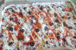 Pizza cu ciuperci si masline