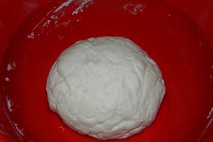 Pizza cu mozzarella