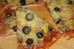 Pizza cu mozzarella