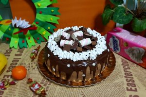 Tort cu crema de ciocolata si crema de lapte cu visine