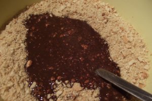 Desert braduti din aluat de biscuiti cu nuca si ciocolata