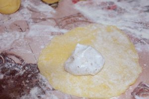 Desert pachetele cu bezea si nuca