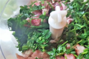 Ciorba rosie cu perisoare de porc si grau