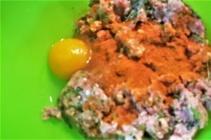 Ciorba rosie cu perisoare de porc si grau