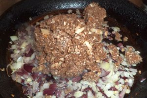 Gomboti cu carne si ciuperci brune
