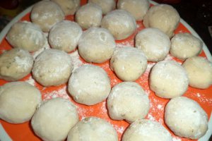 Gomboti cu carne si ciuperci brune