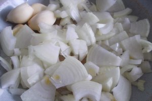 Cartofi cu rasol afumat de porc