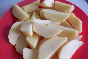 Cartofi cu rasol afumat de porc