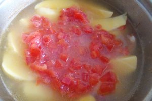 Cartofi cu rasol afumat de porc