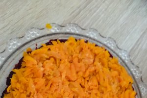 Salata in straturi cu legume si maioneza