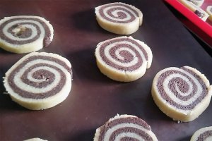 Desert biscuiti melci bicolori