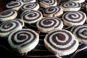 Desert biscuiti melci bicolori