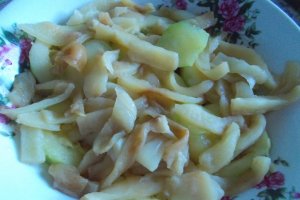 Salata de ardei copti cu dovlecei