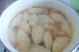 Supa de legume, cu galuste de gris
