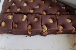 Ciocolata de casa, cu alune de padure