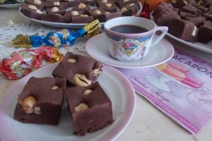 Ciocolata de casa, cu alune de padure