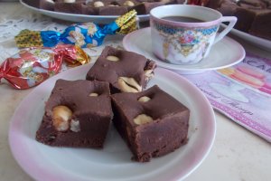 Ciocolata de casa, cu alune de padure