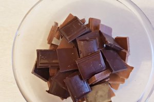 Desert cozonac cu ciocolata si nuca