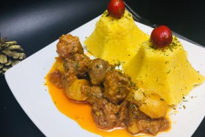 Tocana mixta cu carnati de casa
