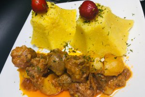 Tocana mixta cu carnati de casa