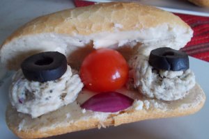 Tartine cu pasta din file de hering