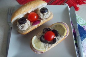 Tartine cu pasta din file de hering