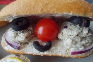 Tartine cu pasta din file de hering
