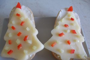 Aperitiv tartine cu branzeturi