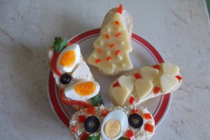 Aperitiv tartine cu branzeturi