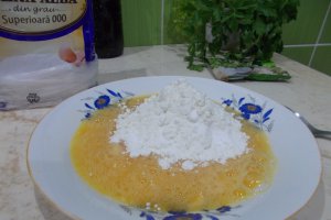 Supa de rosii, cu morcovi si galuste de faina