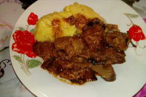 Tochitura cu bere neagra