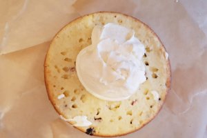 Desert tort cu afine si bezea de lamaie
