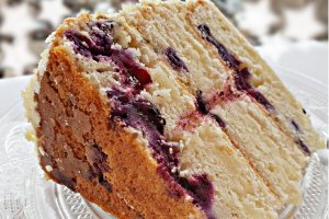 Desert tort cu afine si bezea de lamaie