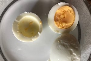 Aperitiv oua umplute pentru revelion
