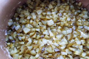 Salata cu piept de pui, legume si maioneza, in straturi