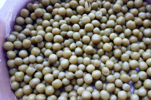 Salata cu piept de pui, legume si maioneza, in straturi