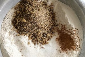 Desert cornulete cu branza si nuca
