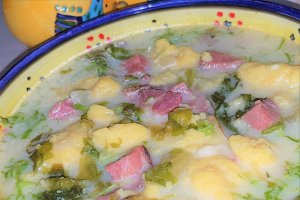 Ciorba de salata cu galuste si iaurt