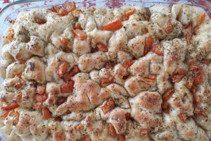 Focaccia cu rosii, usturoi si oregano