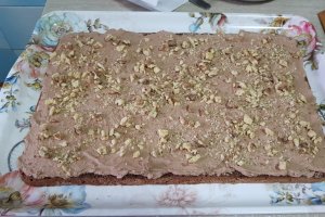 Tort cu crema de ciocolata, nuca si aroma de portocale