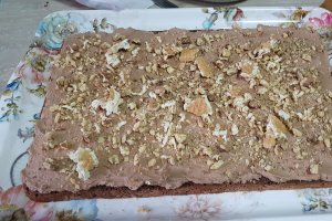Tort cu crema de ciocolata, nuca si aroma de portocale