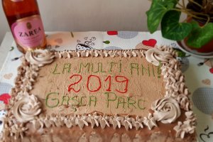 Tort cu crema de ciocolata, nuca si aroma de portocale