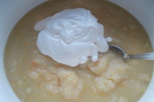 Supa crema de cartofi, cu smantana, unt si afumaturi