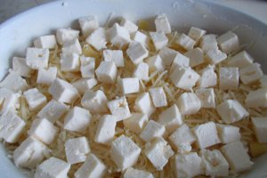 Taitei cu cascaval si telemea, la cuptor