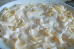 Taitei cu cascaval si telemea, la cuptor